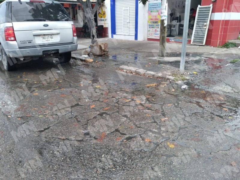 Contacto con aguas negras puede generar enfermedades: Centro de Salud