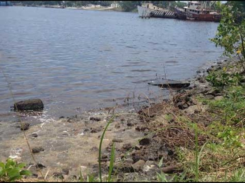 Contaminación inunda playas en Tapachula
