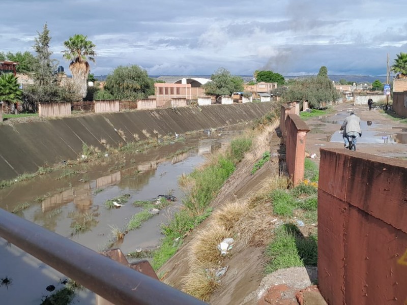 Contaminación recurrente en el Arroyo Seco afecta a vecinos de Durango