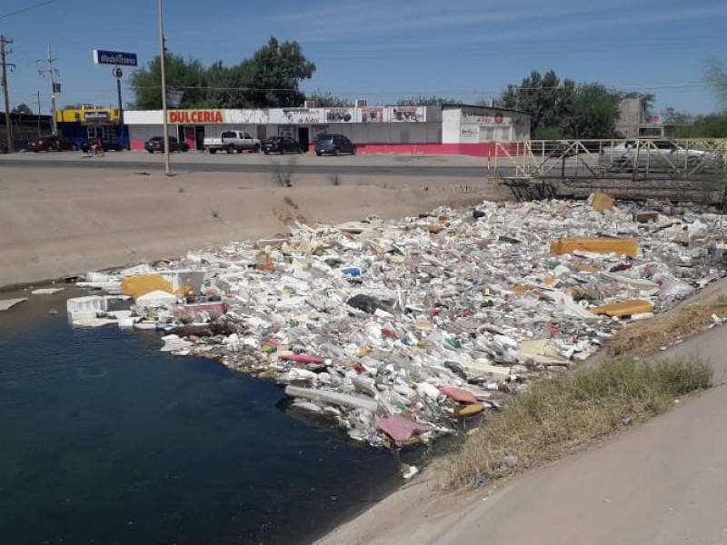 Contaminado Canal Colector de la Mesa Arenosa