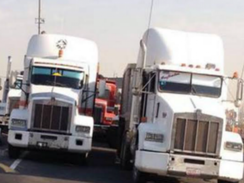 Contingencia e inseguridad impacta al autotransporte de carga en Guanajuato.