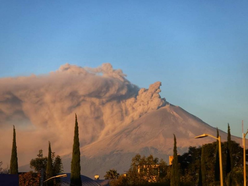 Continúa actividad del volcán Popocatépetl