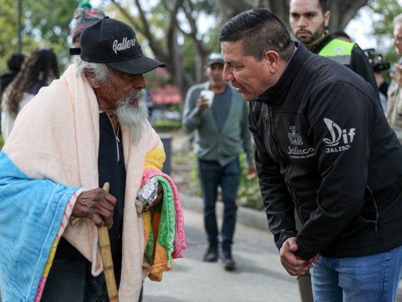 Continúa apoyo a personas en situación de calle en Guadalajara
