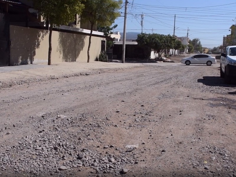 Continúa atención al rezago de calles sin pavimentar