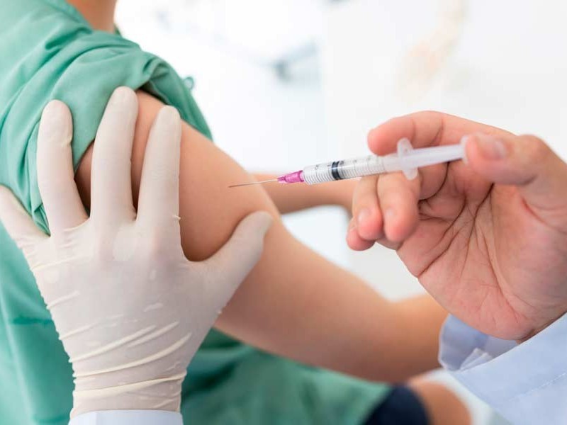 Continúa campaña de vacunación contra Covid-19 e Influenza