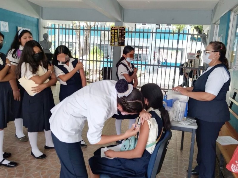 Continúa campaña de vacunación contra Papiloma