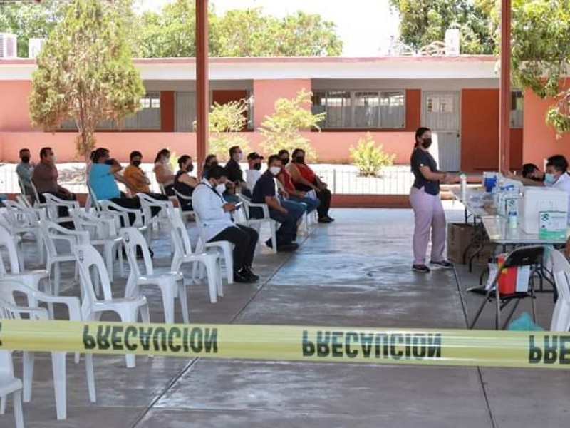 Continúa campaña de vacunación en medio rural de Ahome