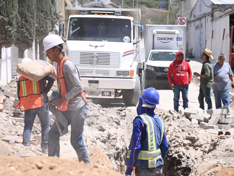 Continúa CEI con obras sociales en Los Olvera