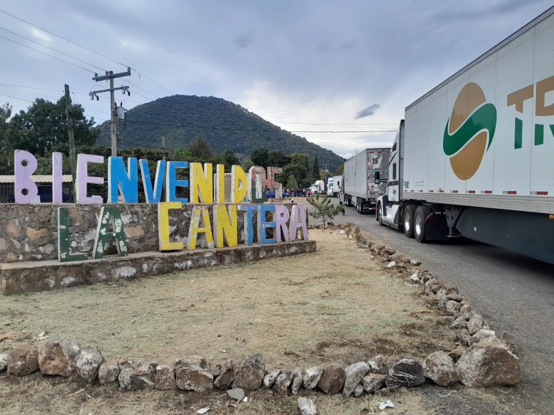 Continúa cierre de la carretera Jacona-Los Reyes, en la Cantera 