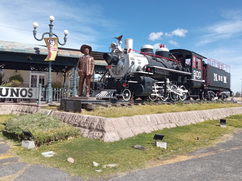 Continúa construcción del Tren a Mazatlán