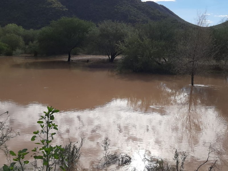 Continua desfogue de presas tras lluvias