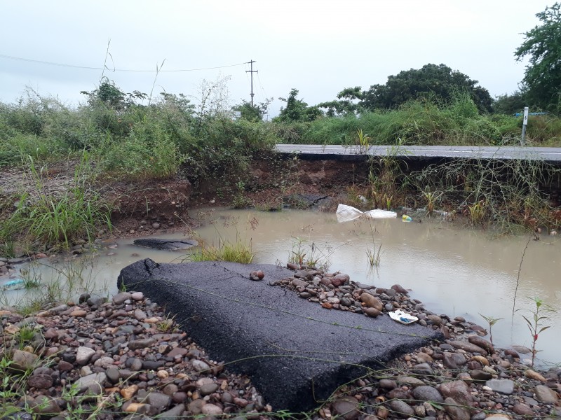 Continúa destruida carretera Tecuala; 1 año de Willa