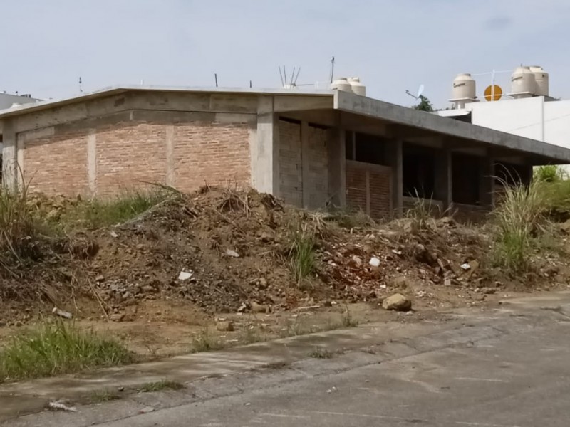 Continúa detenida construcción del CENDI 03 en Tuxpan