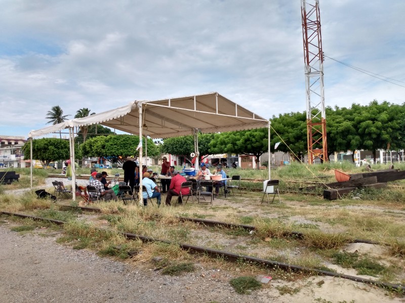 Continúa el bloqueo en las vías del ferrocarril