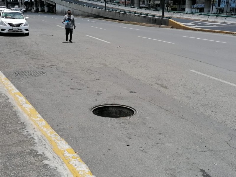 Continúa el robo de coladeras en Aeropuerto