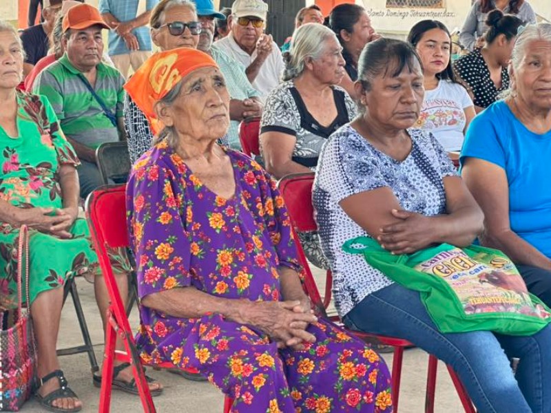 Continúa entrega de apoyos alimentarios en agencias de Tehuantepec