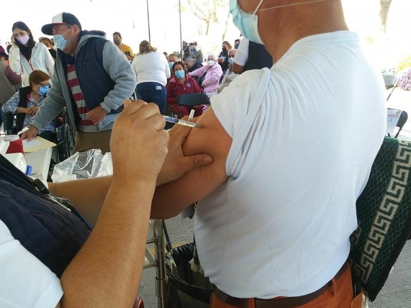 Finaliza jornada de vacunación para adultos mayores en León