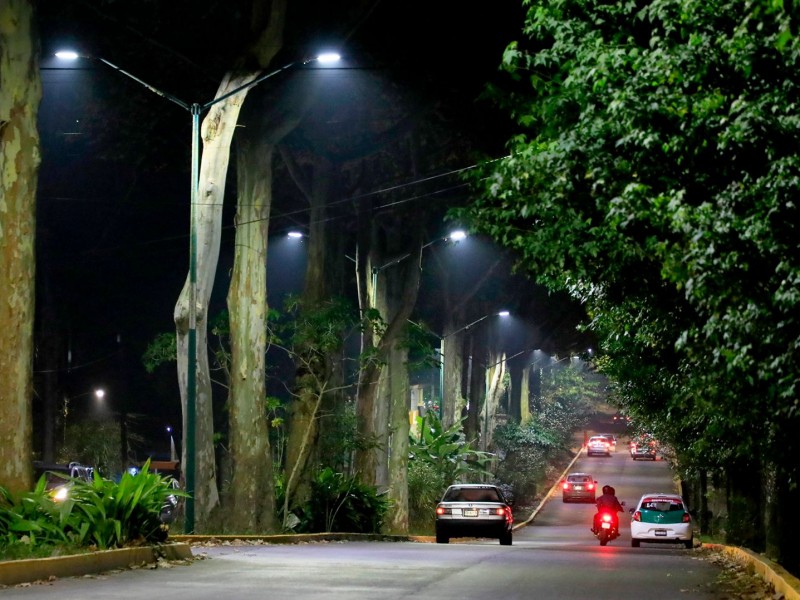 Continúa la modernización de luminarias en Xalapa