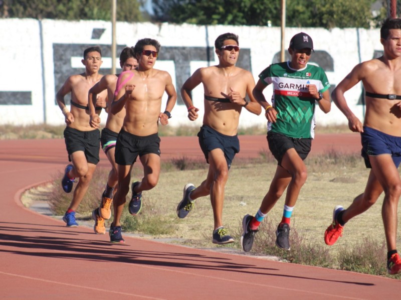 Continúa la preparación de triatletas en Durango