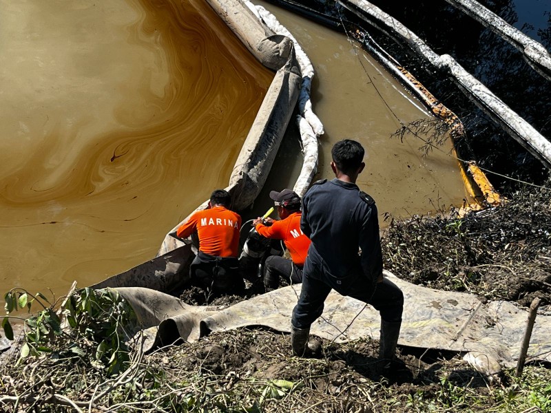 Continúa la recuperación de hidrocarburo en Tuxpan tras derrame en Álamo