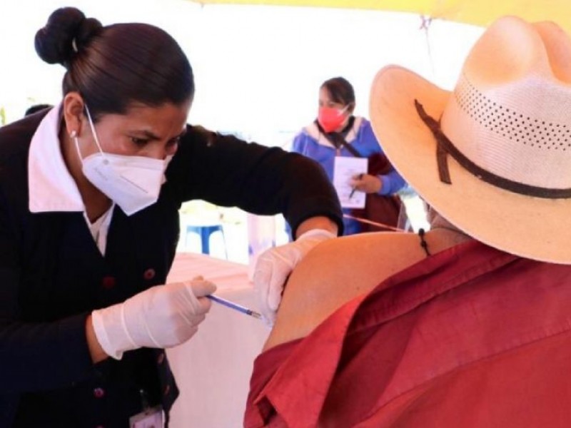 Continúa la vacunación contra el Covd-19 en municipios mexiquenses
