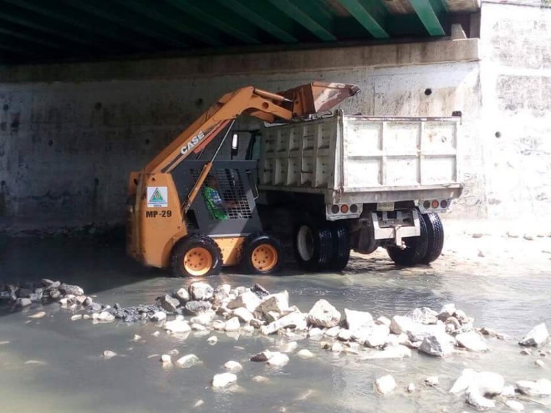 Continúa limpieza de ríos en Tuxtla