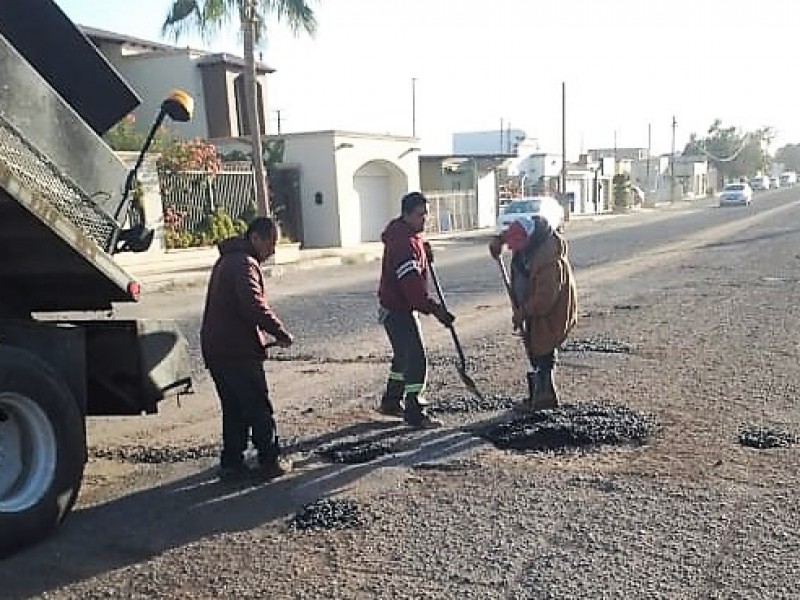 Continúa Obras Públicas con labores de ´bacheo´