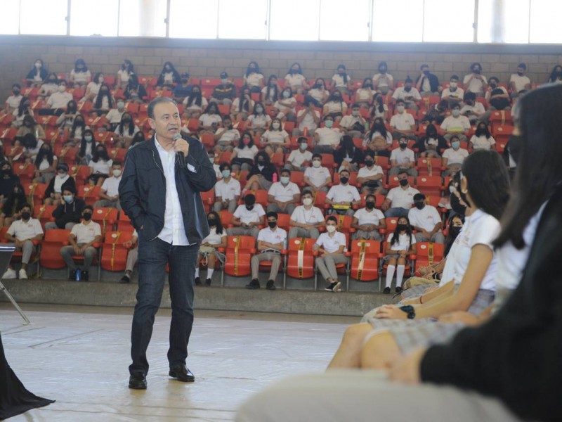 Continúa registro para programa de becas