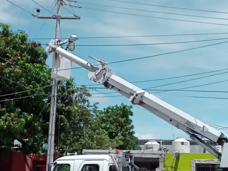 Continúa rehabilitación de alumbrado en la ciudad