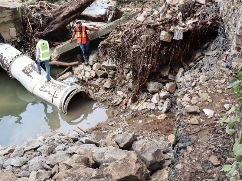 Continúa reparación de fuga de agua en Brazo Norte