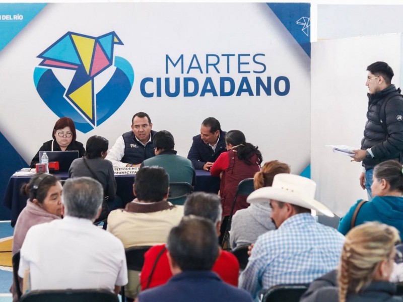 Continúa Roberto Cabrera atendiendo necesidades ciudadanas