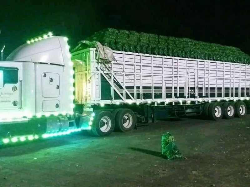 Continúa robo de camiones a productores michoacanos