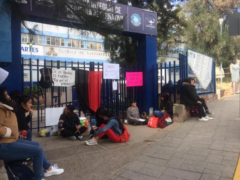 Continúa tomada Artes de la UAZ, no hay dialogo