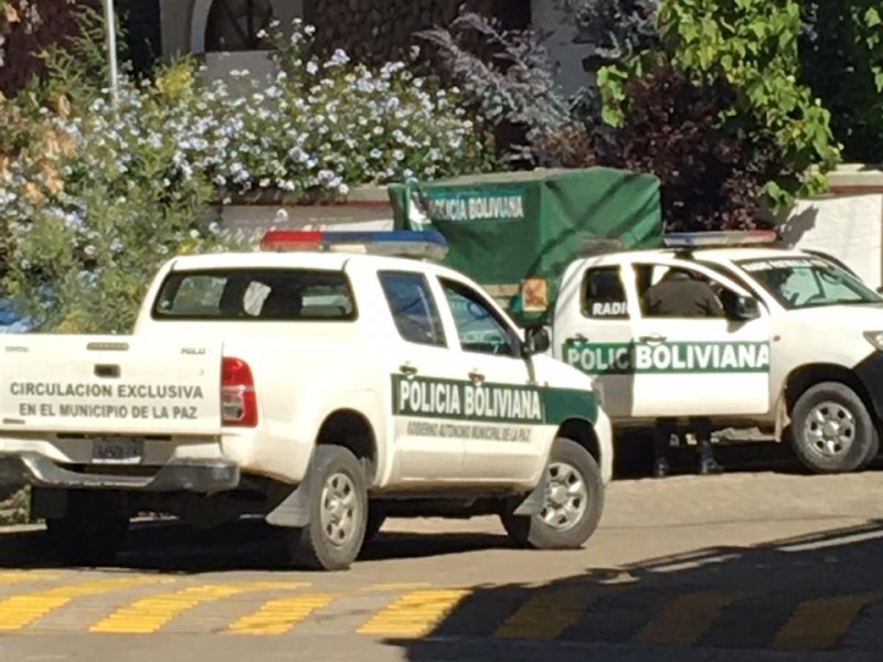 Continúa vigilancia en embajada de México en Bolivia