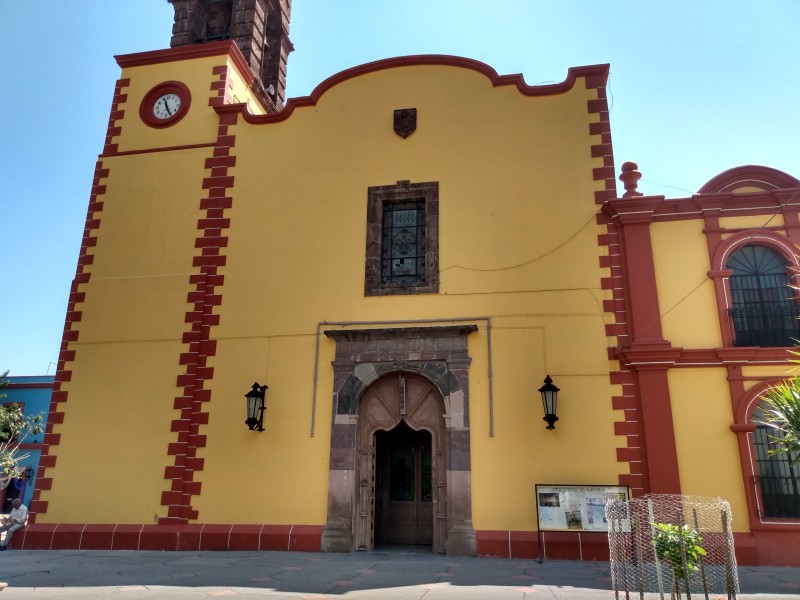 Continúan actividades religiosas con regularidad en Jiquilpan