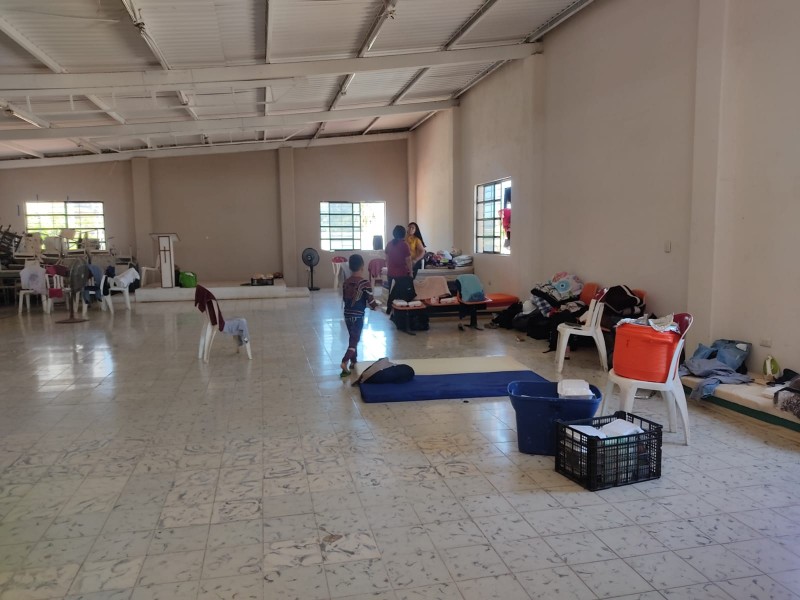 Continúan en albergue familias desplazadas en Guasave