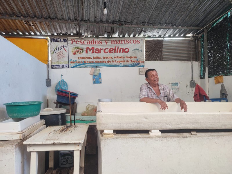 Continúan bajas ventas para comerciantes de mariscos