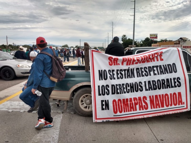 Continúan bloqueos por la Carretera Internacional