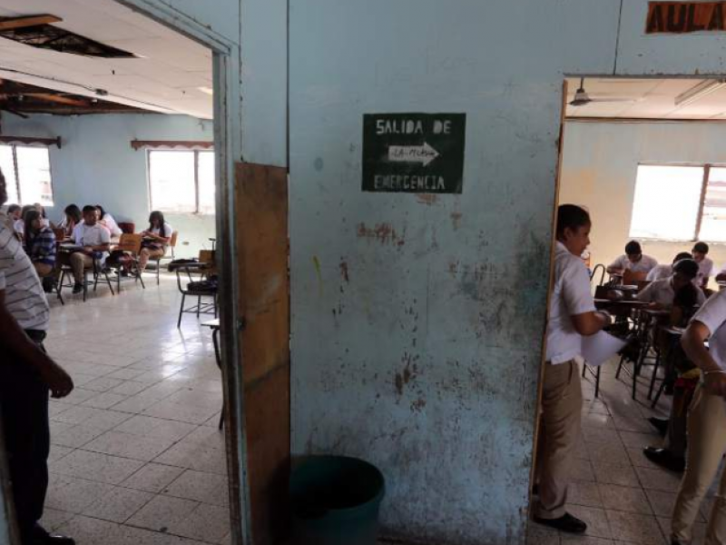 Continúan carencias en escuelas de Sierra y Mixteca