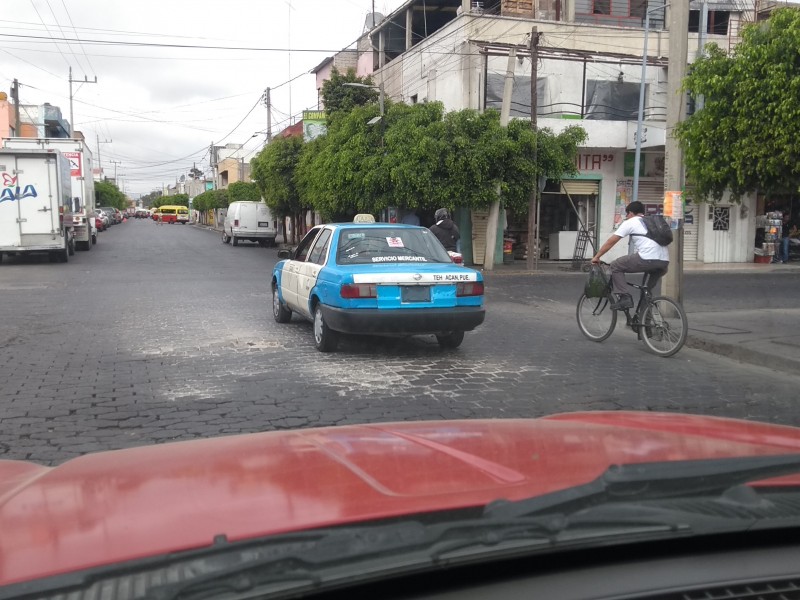 Continúan circulando taxis piratas en la ciudad