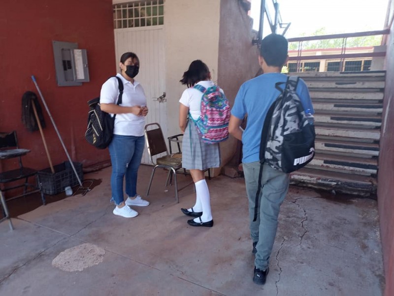 Continúan clases presenciales en secundaria Francisco I. Madero