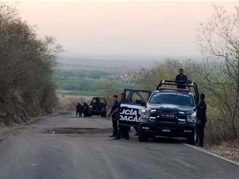 Continúan enfrentamientos entre grupos criminales en Aguililla