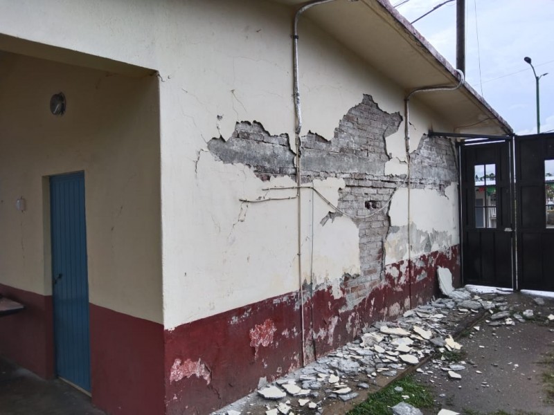 Continúan evaluando daños causados por sismo en Michoacán