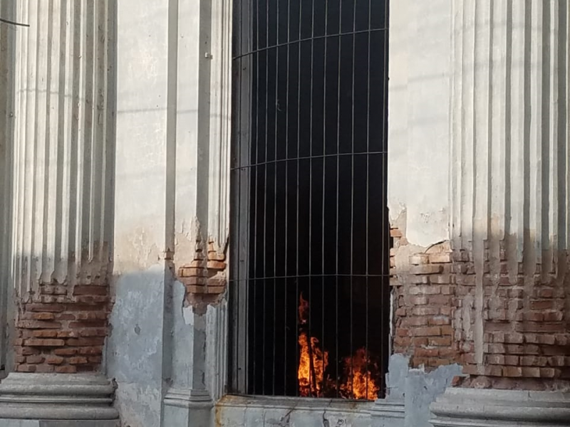 Continúan incendios en anitguo Banco de Sonora