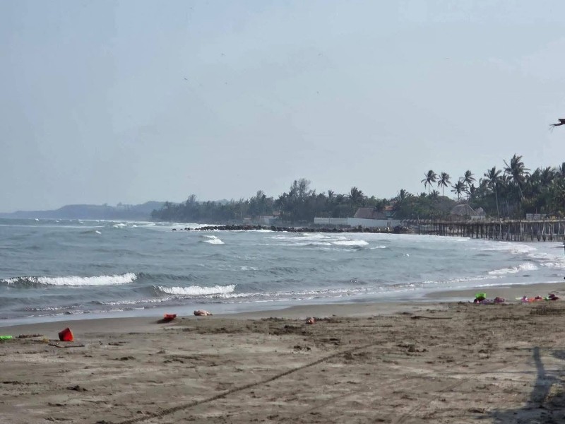 Continúan labores para hallar a menor arrastrado en playa de Alvarado