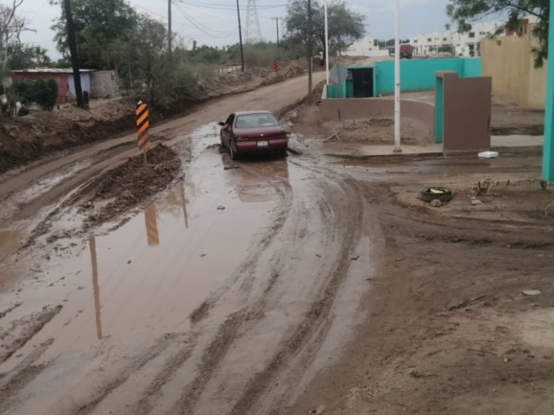 Continúan las afectaciones en las calles tras lluvias