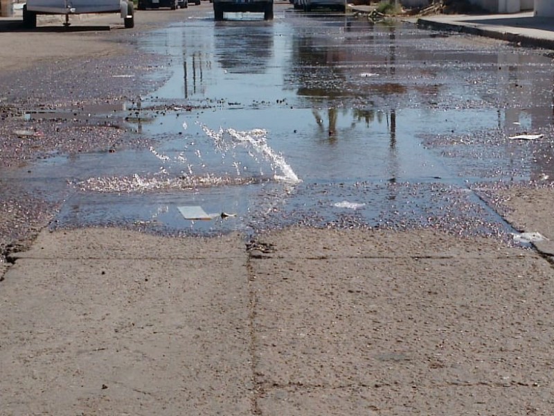 Continúan las fugas de agua en la ciudad