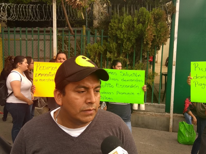 Continúan las protestas de interinos en Chiapas