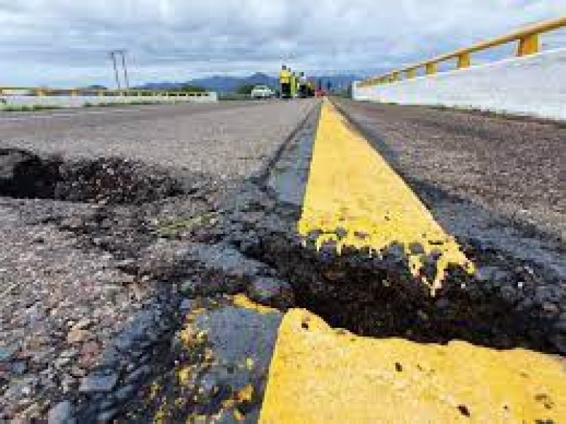 Puentes dañados en carretera tardarán en ser restaurados