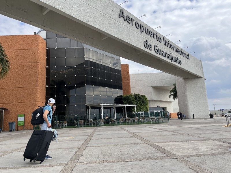 Continúan llegando migrantes para visitar a sus familias